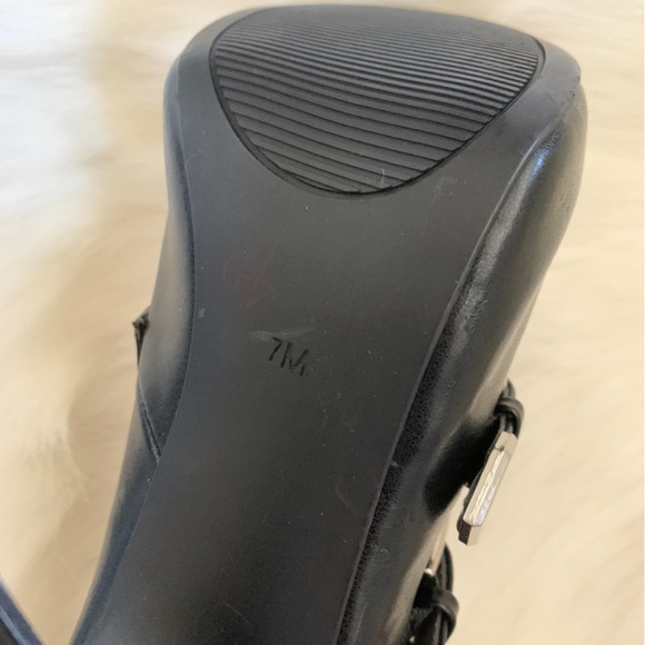 GUESS Black Leather Buckle High Heel Bootie Shoes Women’s NWOT Size 7 - Picture 8 of 12